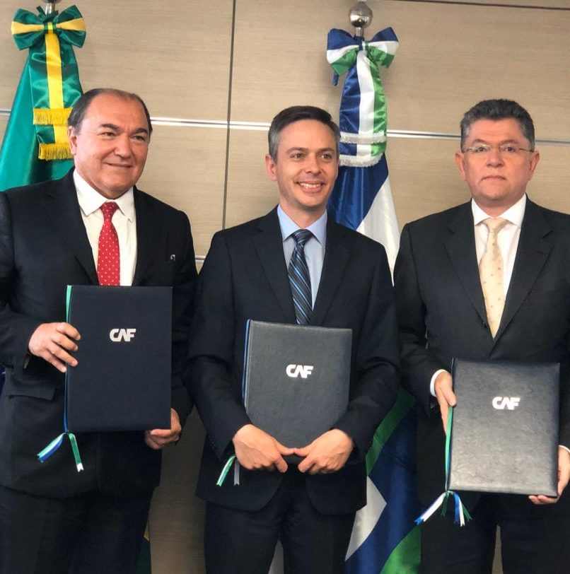 SP CONSEGUE US$ 296 MILHÕES PARA LINHA OURO