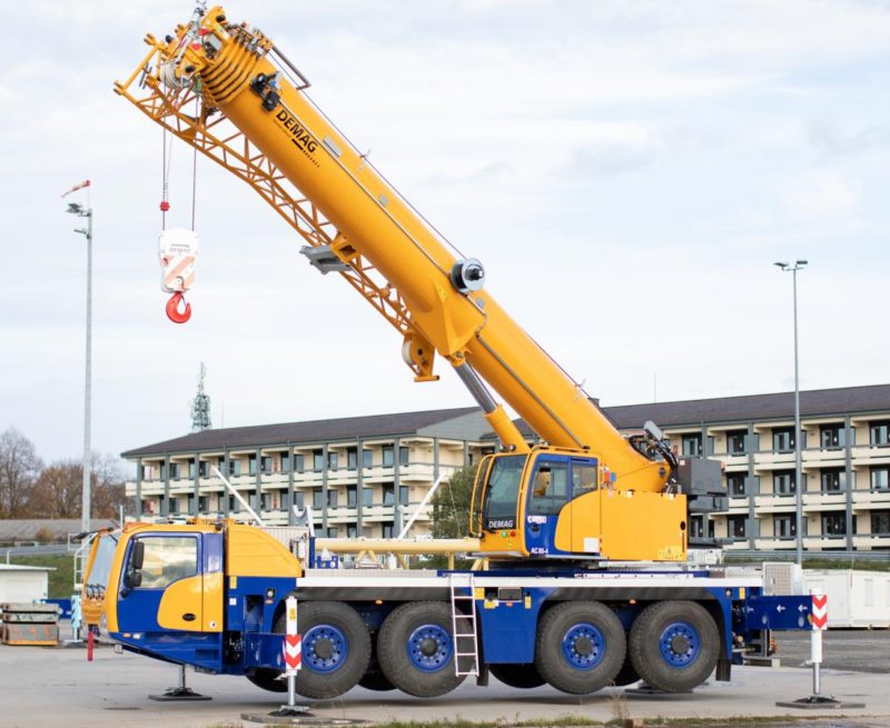 TADANO LANÇA NOVO AT DEMAG PARA 80 T