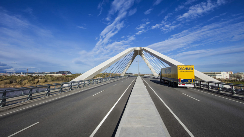 DACHSER CRIA MAIS ESPAÇO DE CARREGAMENTO COM MEGA REBOQUES