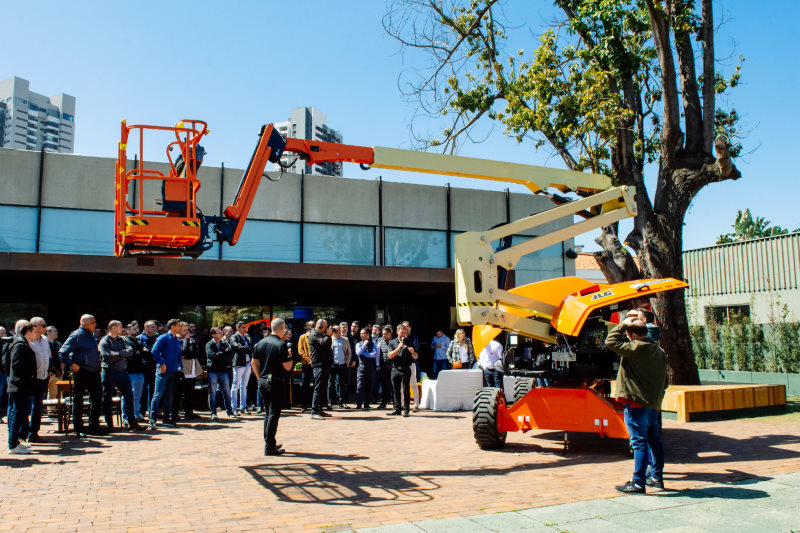 JLG REALIZA ENCONTRO COM LOCADORES EM SÃO PAULO