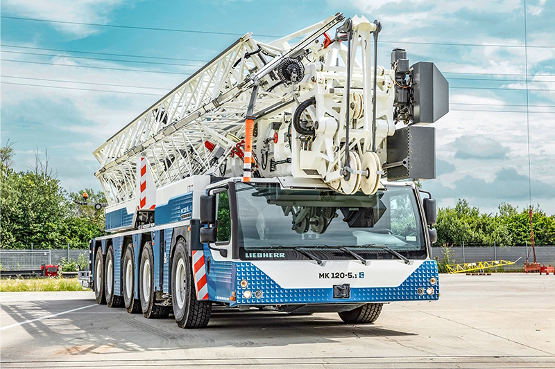 LIEBHERR AMPLIA LINHA DE GUINDASTES MÓVEIS PARA CONSTRUÇÃO