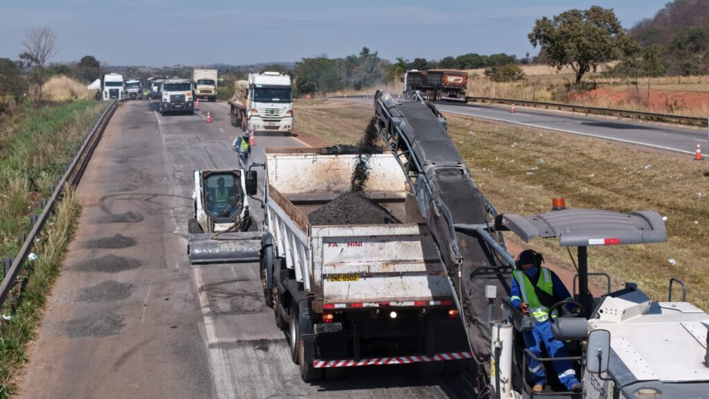 Pontos-estrategicos-das-rodovias-tiveram-recomposicao-do-asfalto
