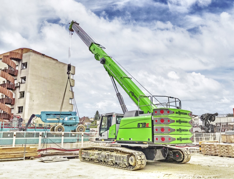 LINHA DE GUINDASTES SENNEBOGEN CHEGA AO BRASIL