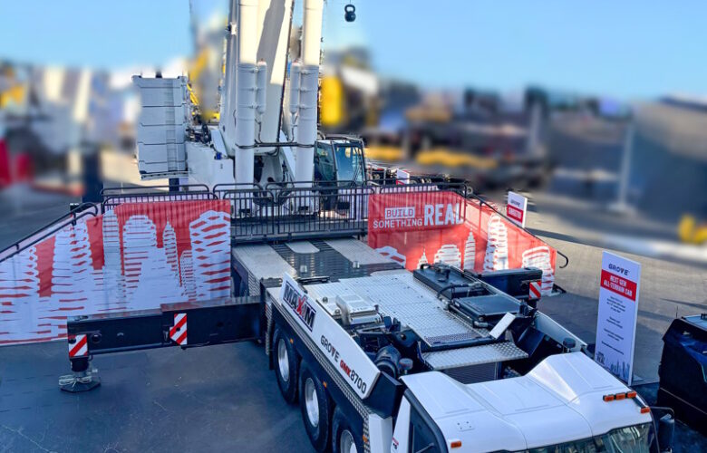 GROVE GMK8700 ELEVA PADRÃO DOS GUINDASTES TODO-TERRENO