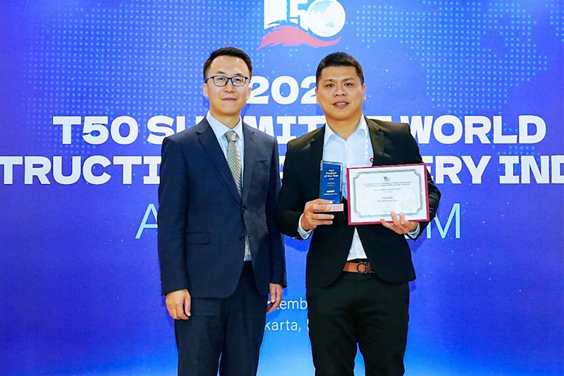 POTAIN MCT 2205 GANHA PRÊMIO NA ÁSIA