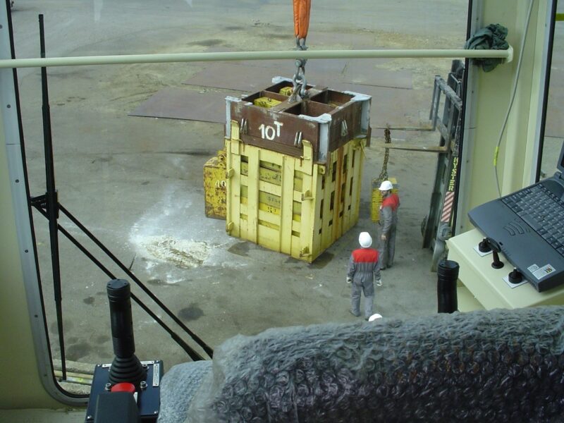 OPERAÇÃO E TESTES DE DESEMPENHO EM GUINDASTES