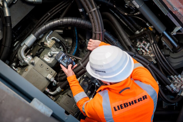 liebherr-parts-assistant-1_300dpi