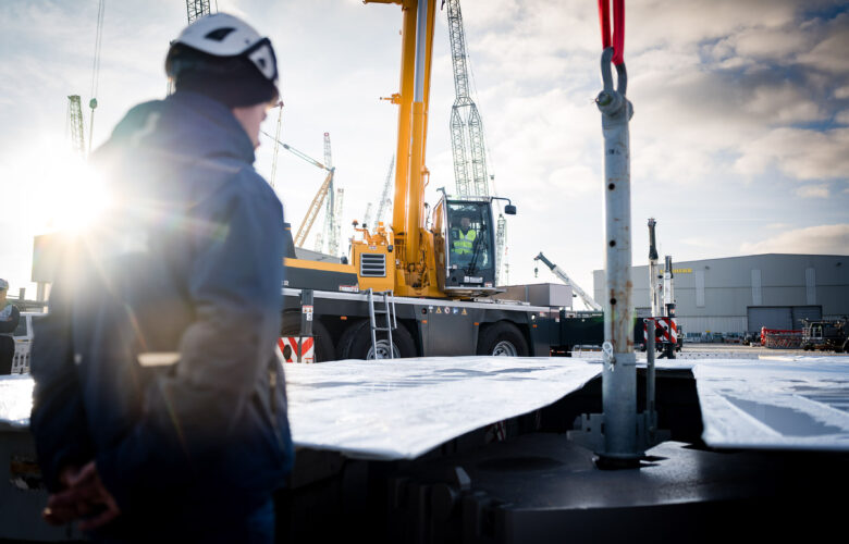GAME OF CRANES: LIEBHERR PROCURA O MELHOR OPERADOR DO MUNDO
