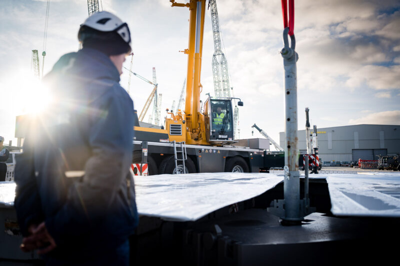GAME OF CRANES: LIEBHERR PROCURA O MELHOR OPERADOR DO MUNDO
